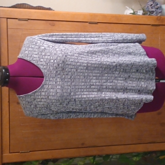 Ana Longsleeve Hilo Top - Picture 1 of 7